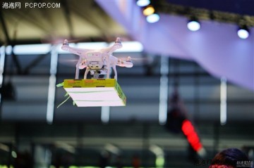 2028体育app下载- 布伦瑞克启用无人机送餐，球迷体验再升级  