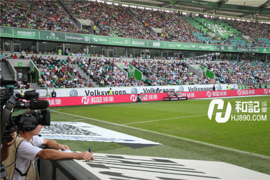  沃尔夫斯堡定位球配合精妙，德甲战术革新引领潮流