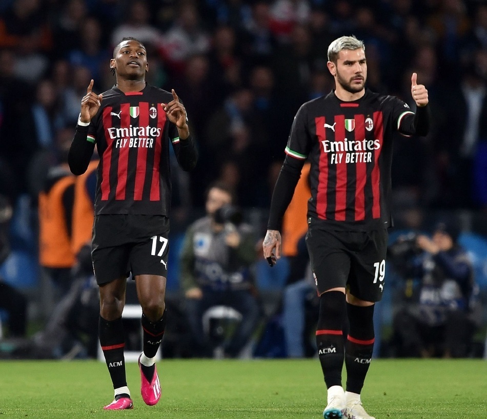  AC米兰青年军爆发，莱奥双响炮击溃罗马防线  